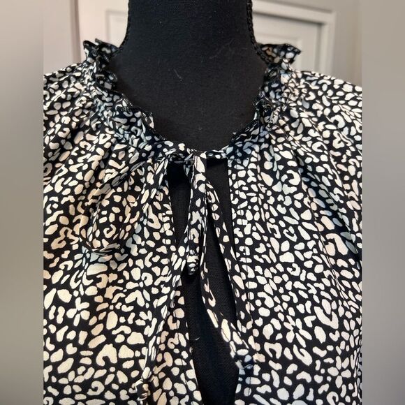 ✔️SHOW ME YOUR MUMU Black White Monochrome Pattern Ruffle Collar Blouse Sm Med - Picture 6 of 7